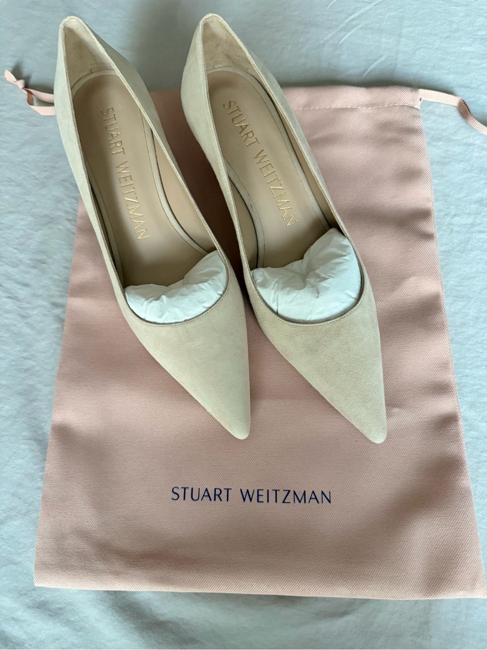 NIB! Size 7.5. Stuart Weitzman Kitten Heel Suede Pointed Toe Pumps in Dune.